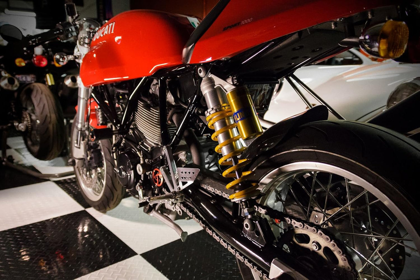 Big Floors RaceDeck Diamond Plate Design, Durable Interlocking Modular Garage Flooring Tile (White, 12 Pack of 12 x 12" Tiles)