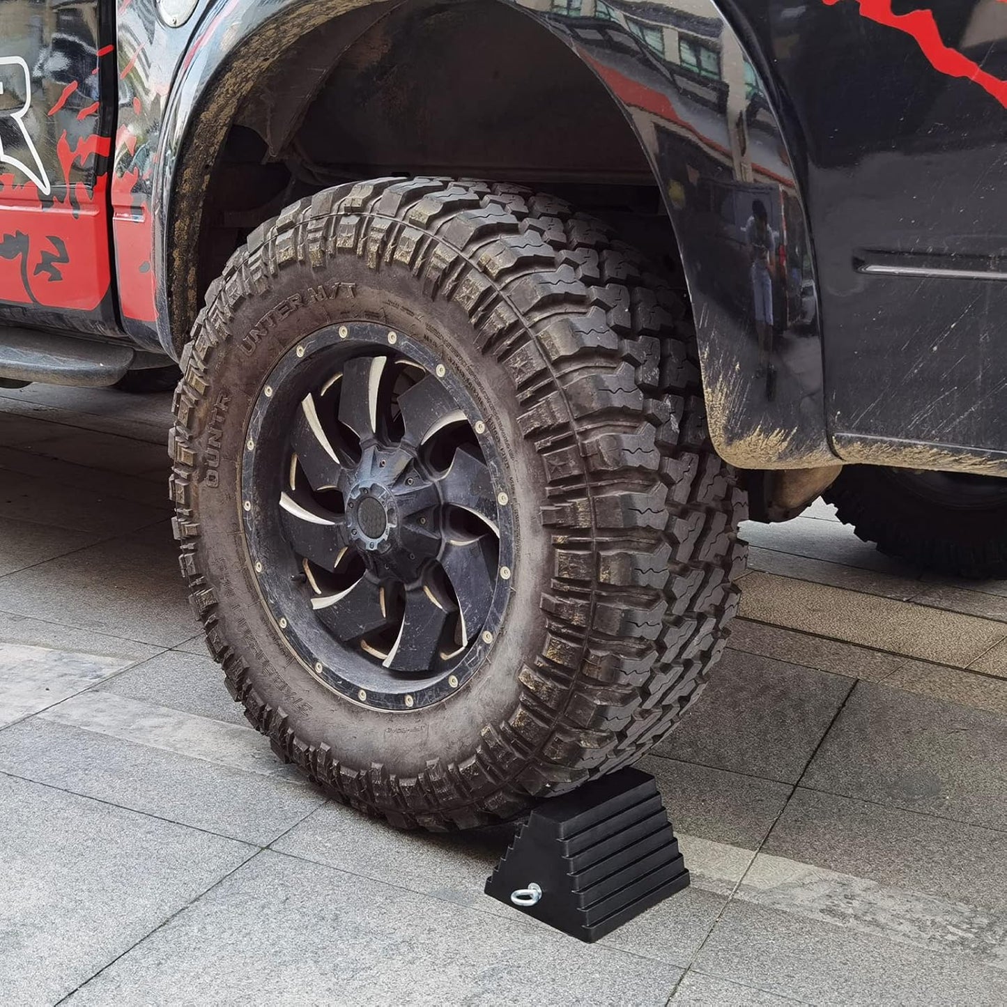 ROBLOCK 2 Pack Wheel Chocks Rubber Heavy Duty Black with Eyebolt, 9" Length x 7.1" Width x 5.5" Height, for Cars, RVs, Trucks, Trailers, and Vehicles, Anti-Slip Design Tire Chock for All Weather Use